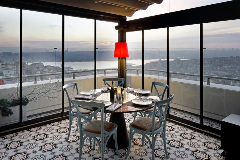 Yeni Nesil Meyhanelere Bilirkişi Dokunuşu; Şamdan Mey-Hane