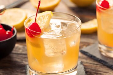 Whisky Sour Kokteyl Tarigi