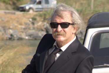 Tiyatrocu Savaş Dinçel