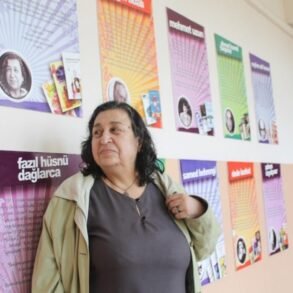 Çiğnenmiş Çiçeklerin Ablası; Sennur Sezer